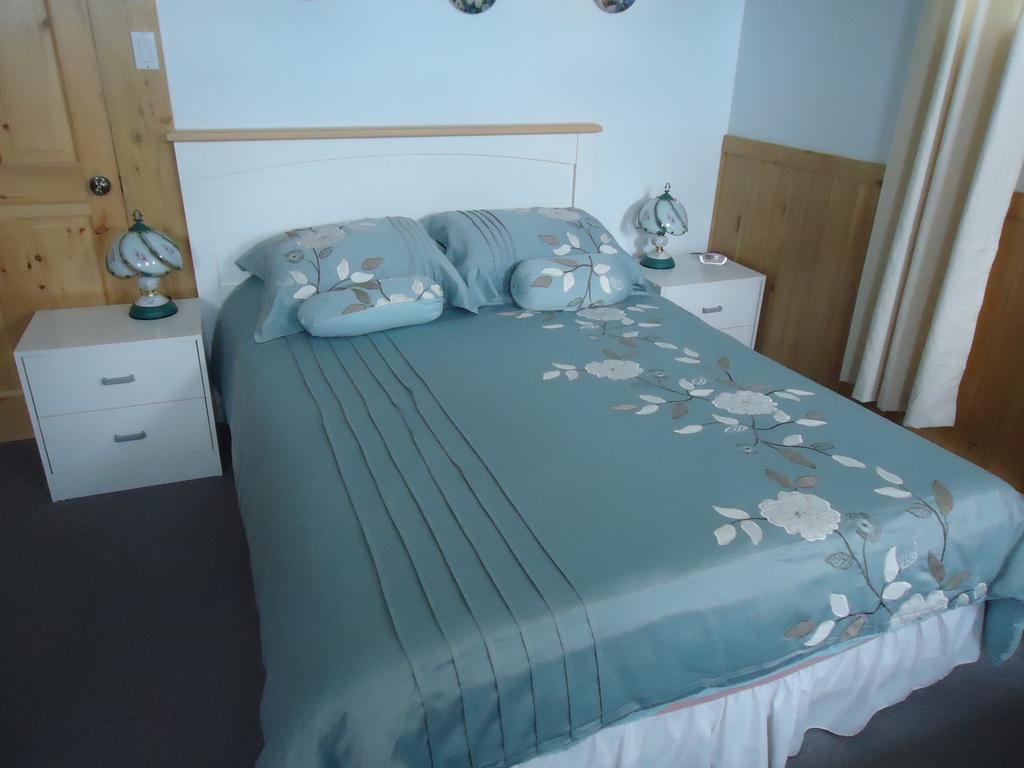 Gite A L'Abri Du Vent Bed And Breakfast Perce Room photo