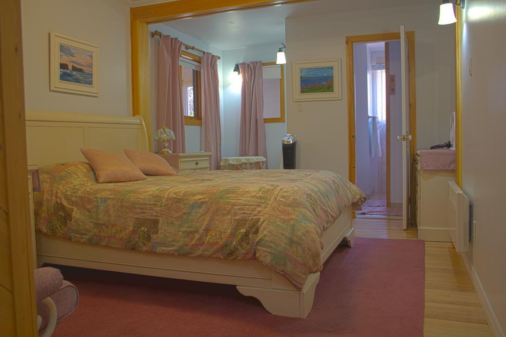 Gite A L'Abri Du Vent Bed And Breakfast Perce Exterior photo