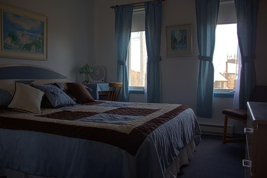 Gite A L'Abri Du Vent Bed And Breakfast Perce Exterior photo