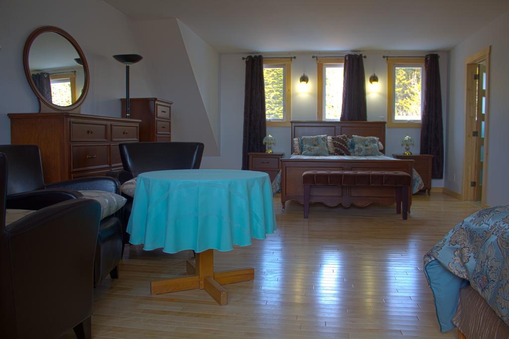 Gite A L'Abri Du Vent Bed And Breakfast Perce Exterior photo